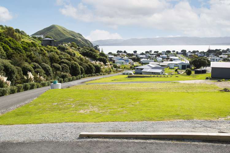 15 Seaview Drive Mahia_1