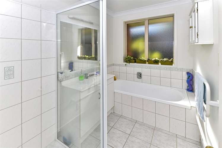 28 De Havilland Drive Goodwood Heights_10