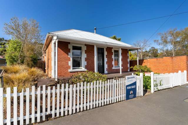 Charming 3-Bed Home in Prime North East Valley