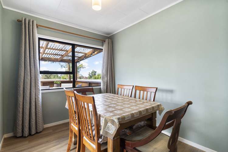 6 Lowell Place Massey_8