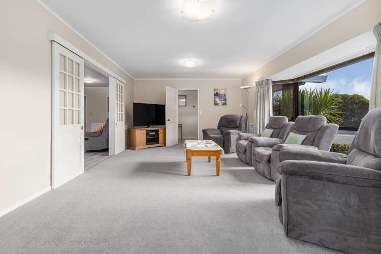 22 Pinewood Grove Paraparaumu Beach_3