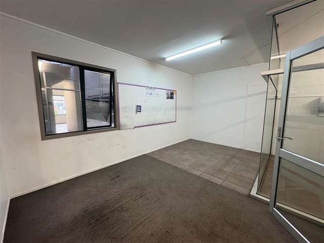 2/27 Cain Road Penrose_4