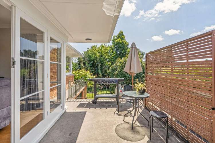 18 Bristol Avenue Brookfield_11