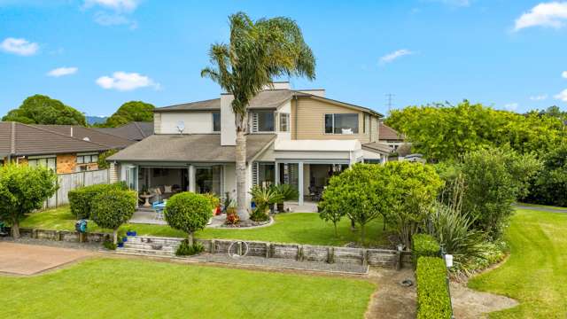 Spacious Harbourside Retreat