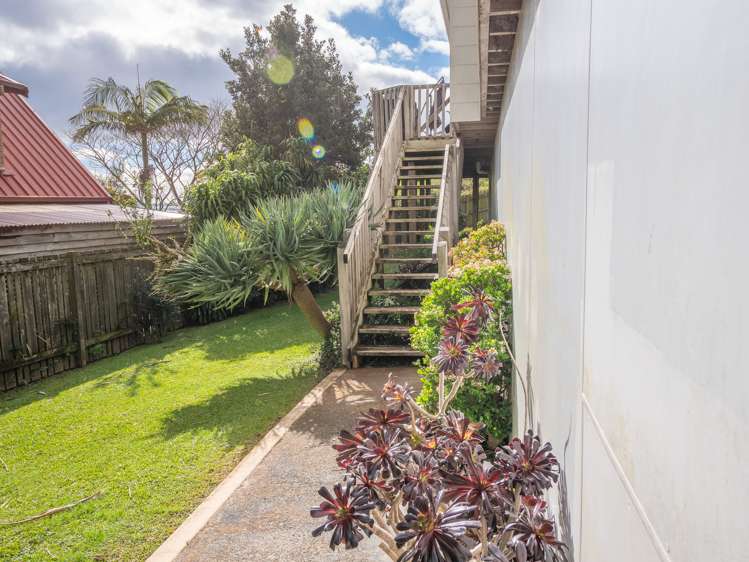 2 Dudley Crescent Cable Bay_25