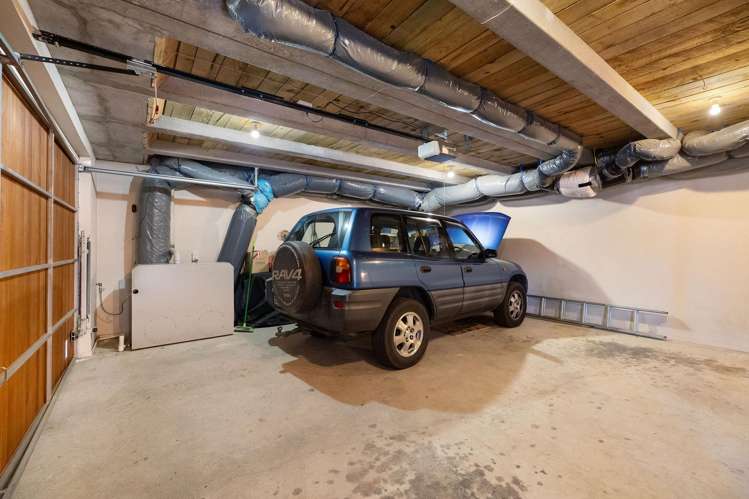 14a Von Place Fernhill/Sunshine Bay_9