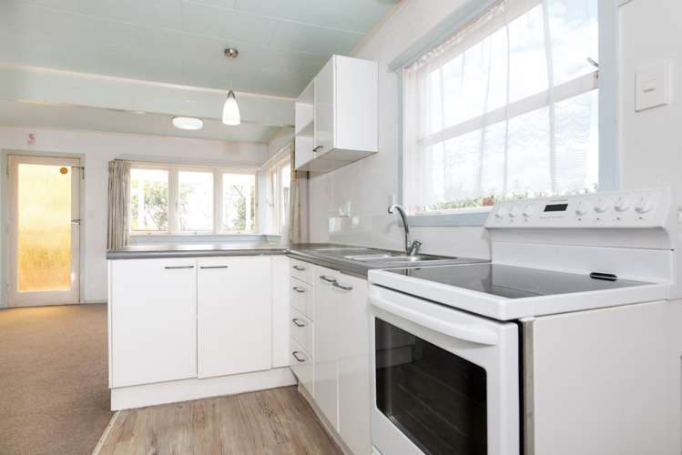 1/107 Waimumu Road Massey_12