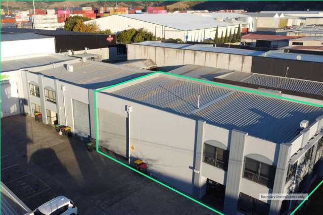 Tidy Industrial Warehouse with Split Level Offices