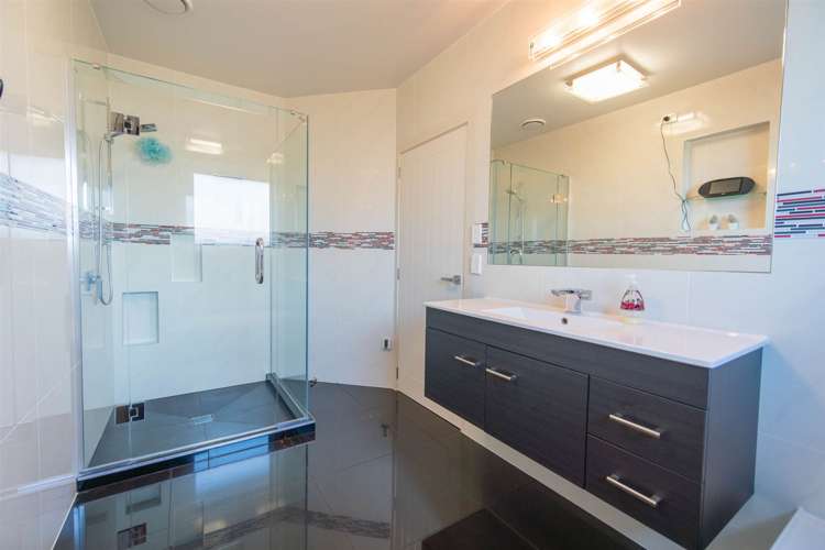 16 Acheron Way Te Anau_23