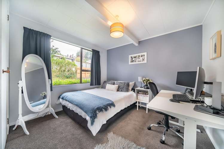 1 Garth Lane Maoribank_13