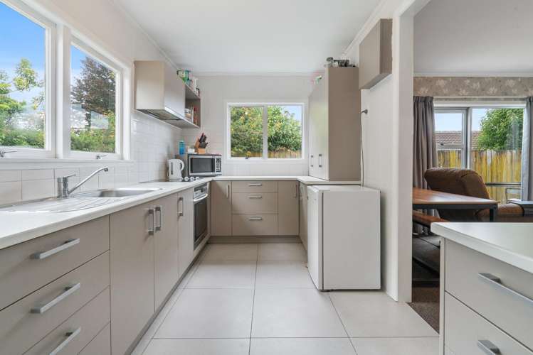 38 Gills Ave Papakura_15