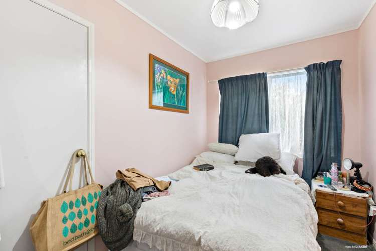 2/225 Wairau Road Totara Vale_9