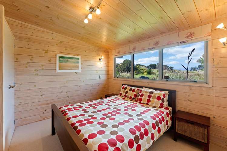 32 Reay Mackay Grove Waikawa Beach_13