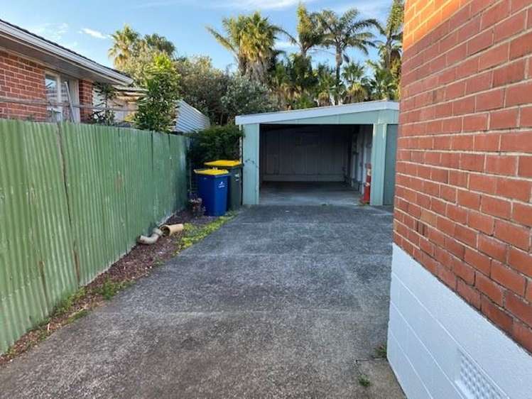 206 Edmonton Road Te Atatu South_2