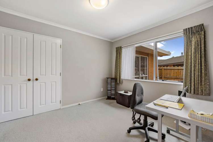 17 John Lister Close Golflands_22