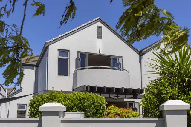 1/7 Tui Street Bird Area_1