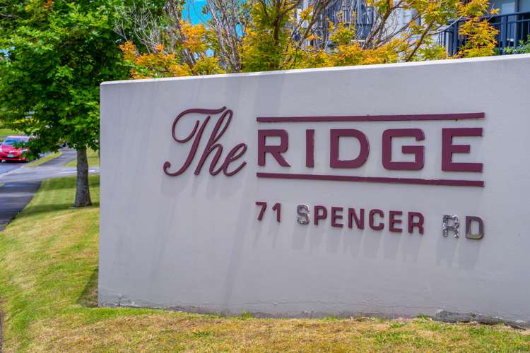 E4/71 Spencer Road Oteha_21