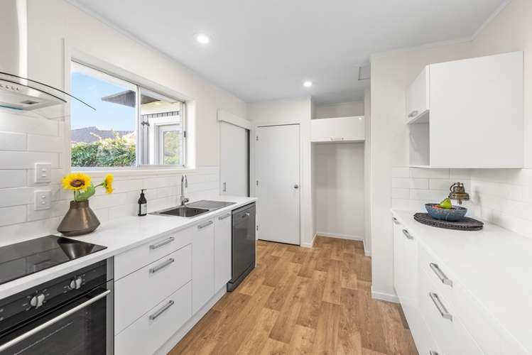 2/45 Glenmore Road Sunnyhills_6