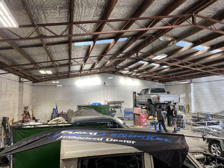 64 View Road Mangakakahi_2