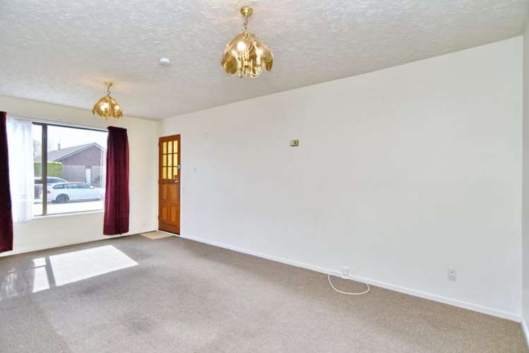 2/1 Mapledale Place Halswell_3