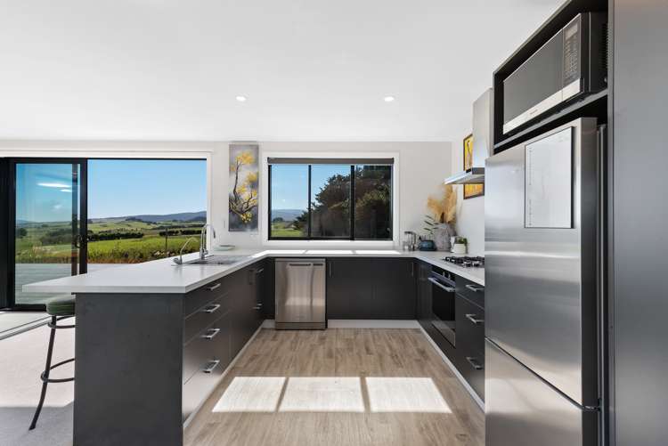 77 Tihaka Beach Road Riverton & Surrounds_10