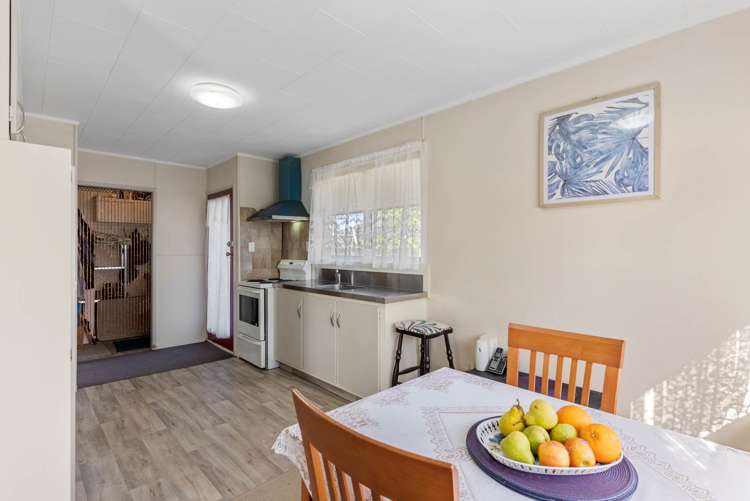 2/8 Seton Place Clover Park_25