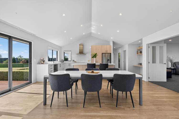 16 Landsborough Drive Darfield_2