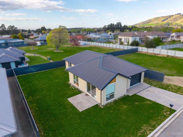 3 Strawberry Lane Waimate_34