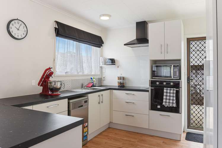 6A Seddon Street Glenholme_2