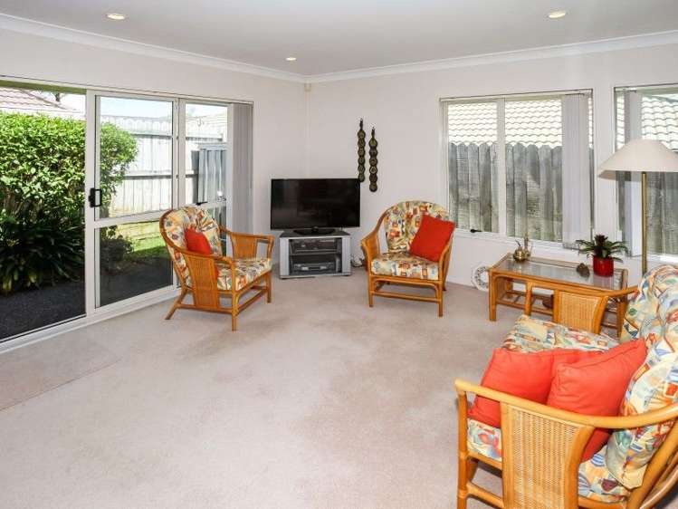 1/42 Stewart Gibson Place Manurewa_4