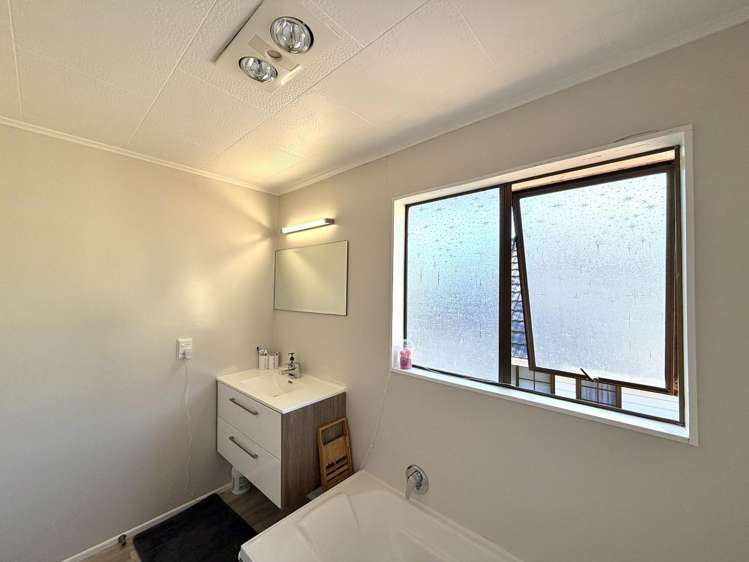 34 Gemstone Drive 11301_4