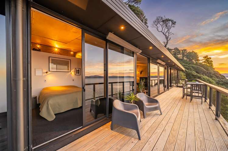 616B Marine Drive Days Bay, Eastbourne_15