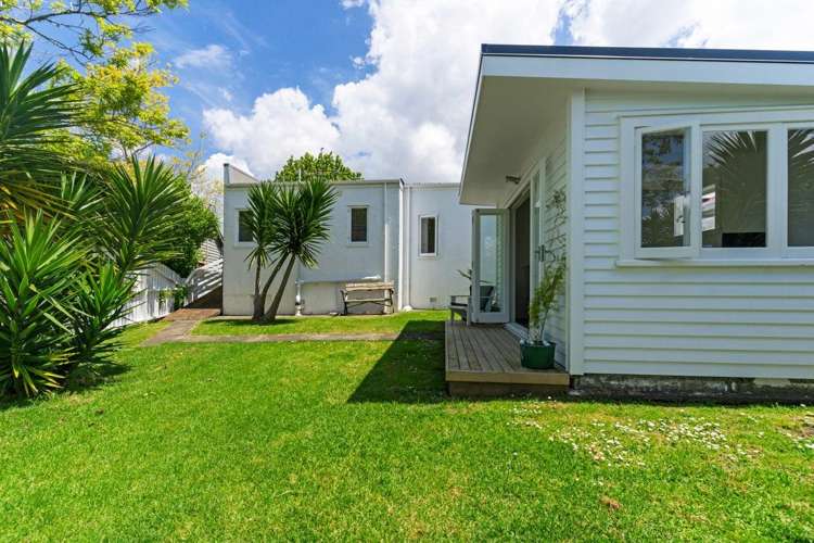 92 Astley Ave New Lynn_17