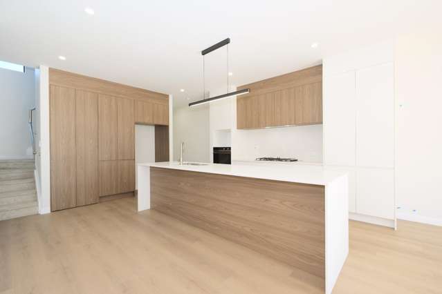 4 Waimarie Drive 1694_1