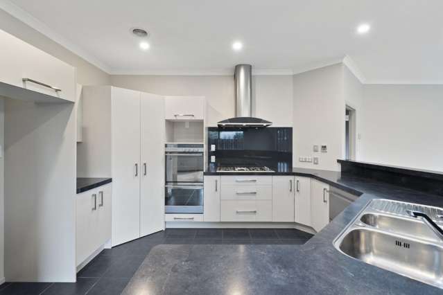 3 Peppertree Glade Kelvin Grove_3