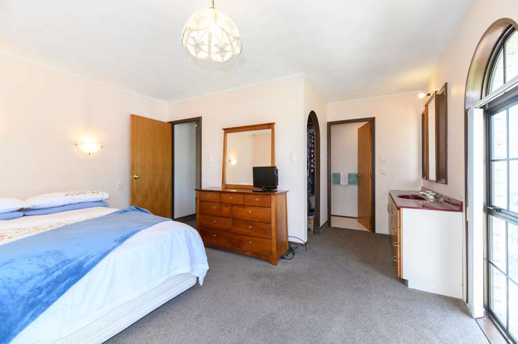 1 Tropicana Drive Mount Roskill_25