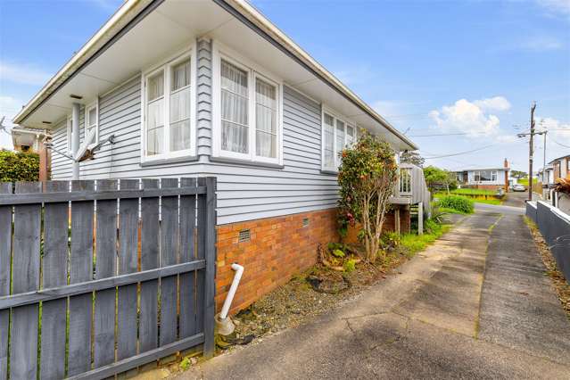 1/51 Vodanovich Road Te Atatu South_1