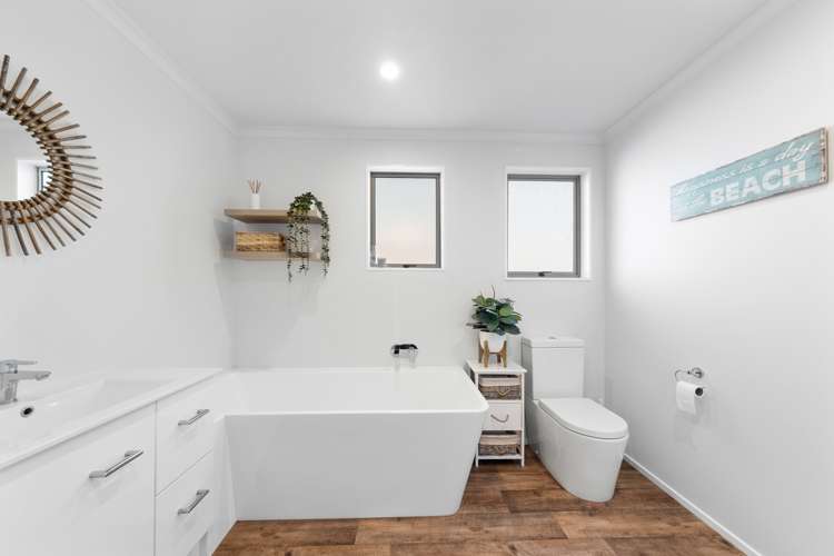 4 Puketotara Street Highlands Park_13