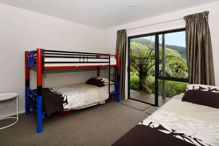 10 Worlds End Road Tennyson Inlet_13