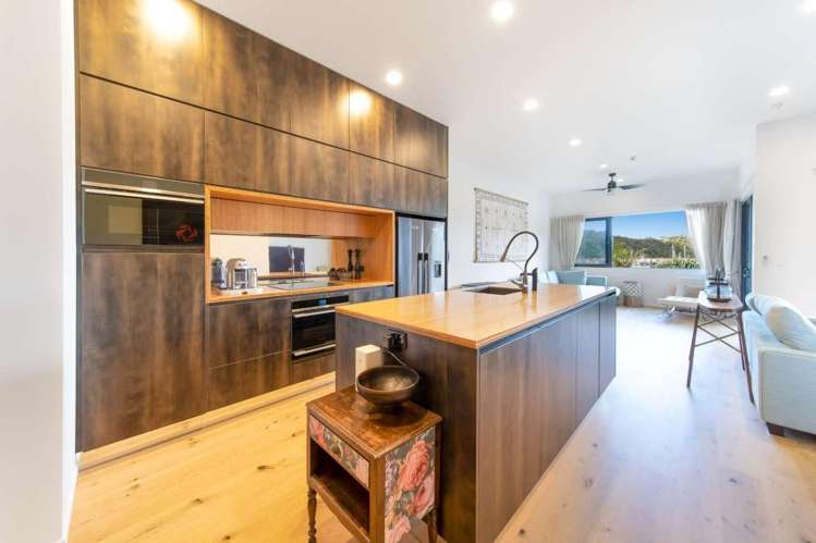 401/11 Oceans Resort / Marina Road 11634_4