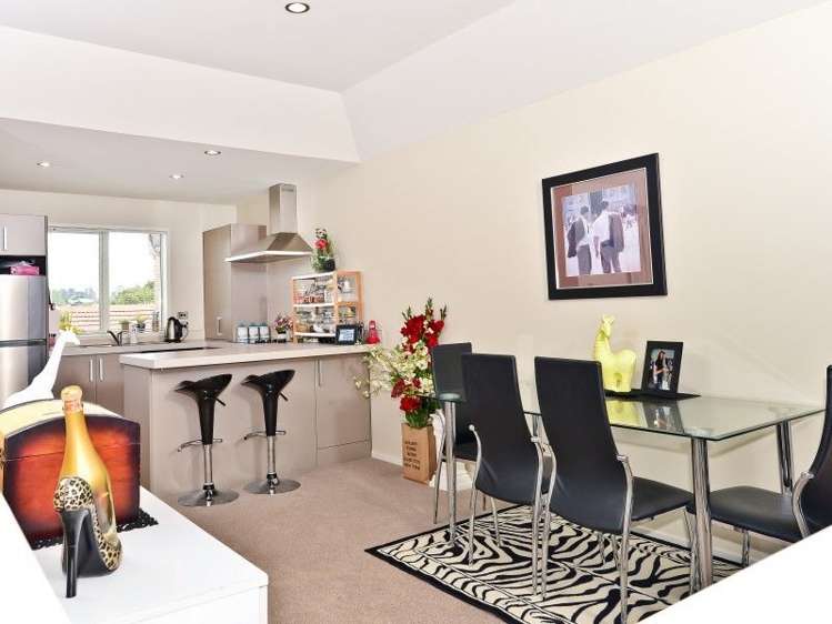 2/9 Wellington Street Hamilton East_9