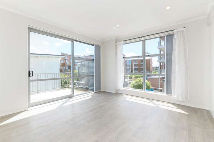 154 Hobsonville Point Road Hobsonville_14