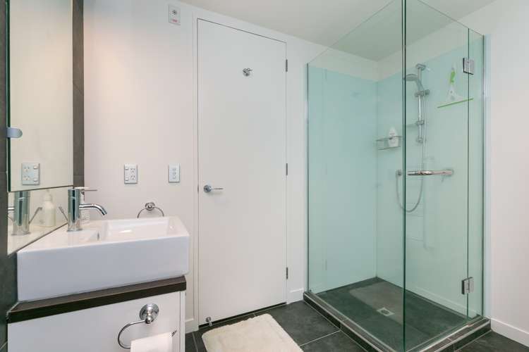 5c/42 Cable Street Te Aro_17