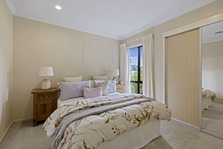 6 English Oak Drive Schnapper Rock_13