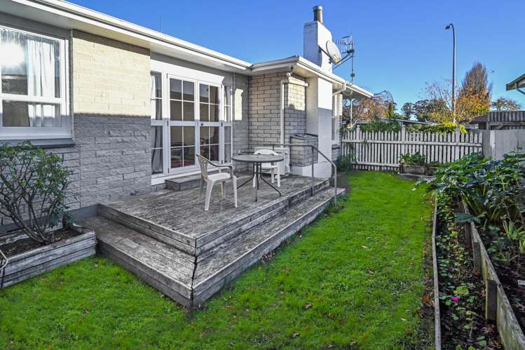 215 Sunnybank Crescent Camberley_12