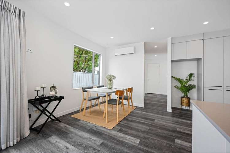 24E Pickering Crescent 1054_6