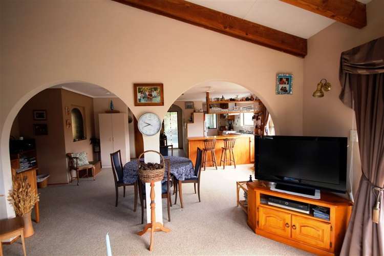 3184 Archers Road Tennyson Inlet_7