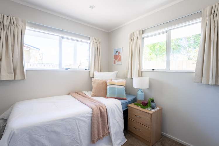 2/13 Fairclough Road Beach Haven_12