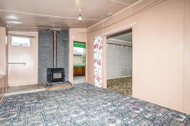 10 Burns St Milton_4