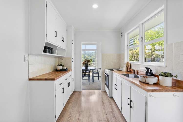 77 Vandeleur Avenue Birkdale_3